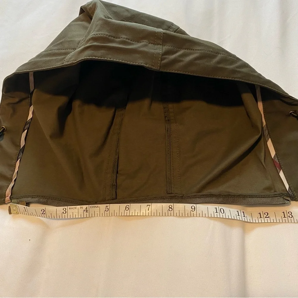 Burberry olive green jacket coat hood with 13 inch zipper